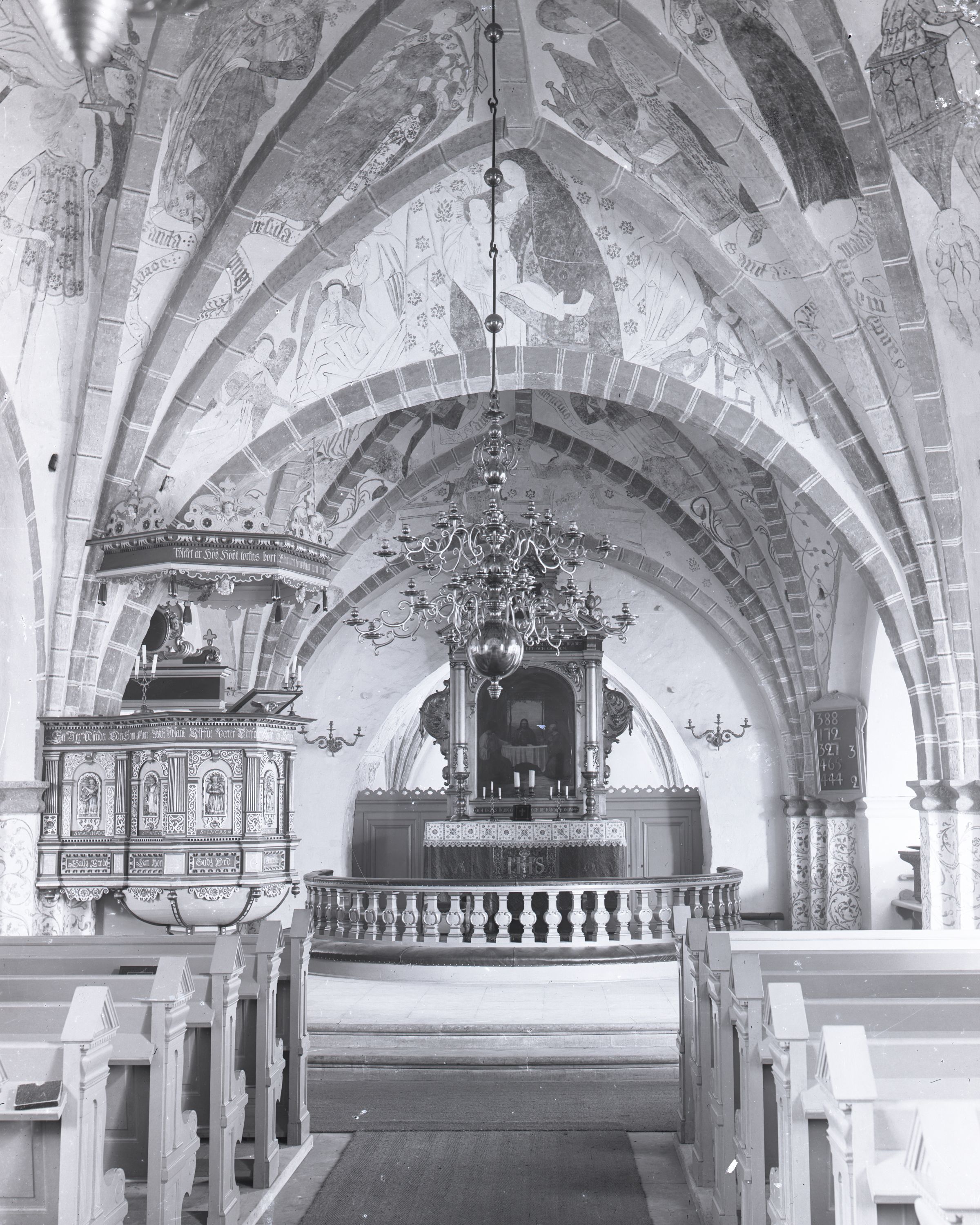 Brunnby kyrka, interiör