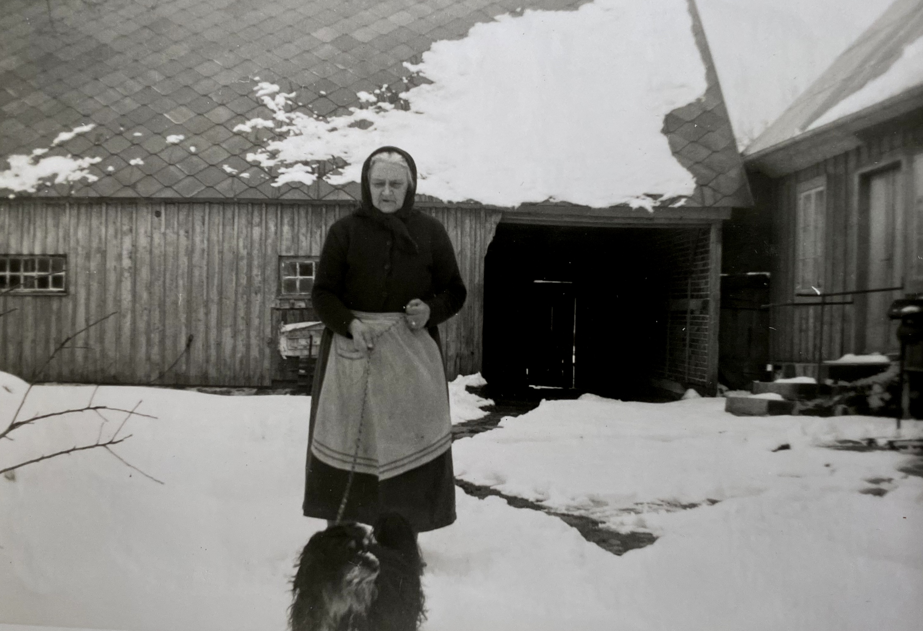 Maria Andersson på innergården