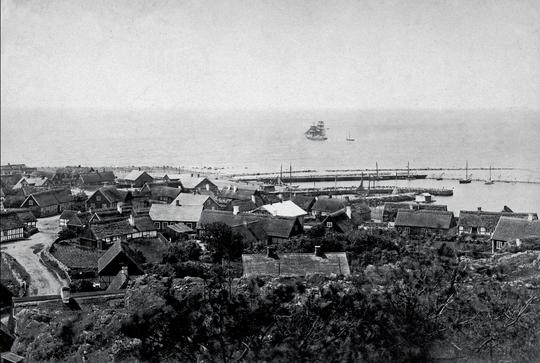 Mölle Hamnen, vy med segelskuta