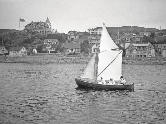 Mölle Segelbåt med badgäster