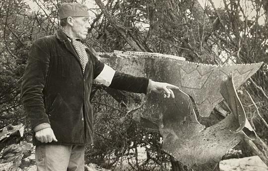 Fyra attackflygplan av typen Vampire ur Hallands flygfottilj flög rakt in i Kullaberg på grund av dimman den 4 mars 1956. Alla fyra piloterna omkom ögonblickligen när de slog ner samtidigt i bergsterrängen vid Gregers backar. En bit av en flygkropp har blivit hängande i ett träd.